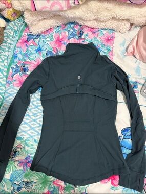 Lululemon Black Zip-Up Athletic Jacket size 6